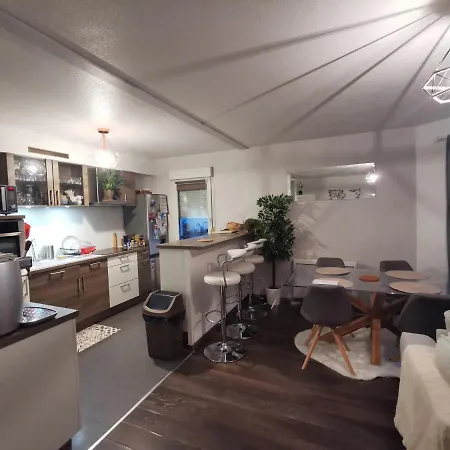 Les Cedres - Jacuzzi, Terrasse & Jardin - Wifi - Stationnement Gratuit Dans La Rue Apartamento