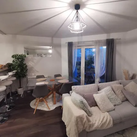 Les Cedres - Jacuzzi, Terrasse & Jardin - Wifi - Stationnement Gratuit Dans La Rue Apartamento