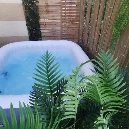 Les Cedres - Jacuzzi, Terrasse & Jardin - Wifi - Stationnement Gratuit Dans La Rue Apartamento